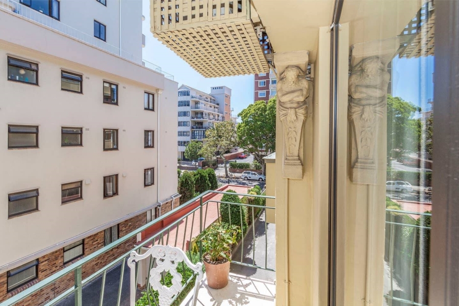 To Let 1 Bedroom Property for Rent in Sea Point Western Cape